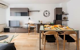 Petit Luxe Egara